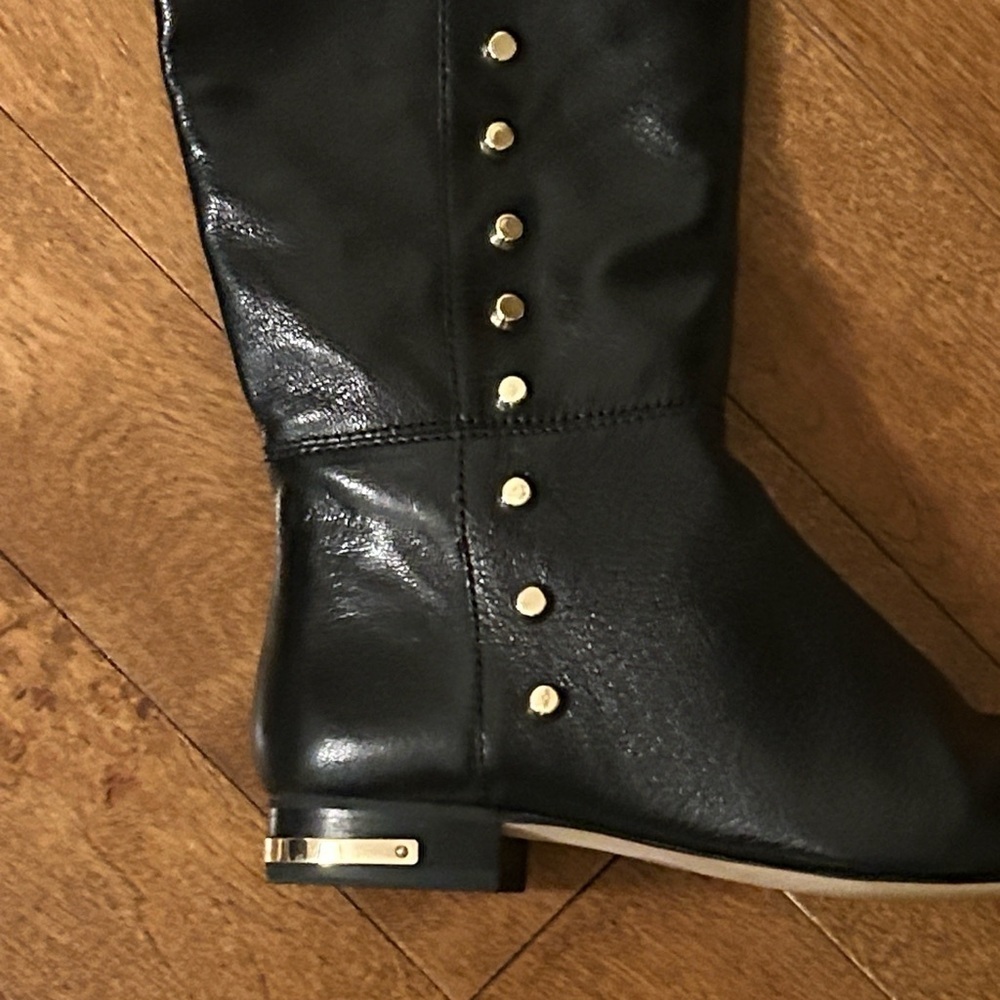 Michael Kors Sexy Black Knee High Boots with Gold Accents, size 7M - Picture 5 of 9